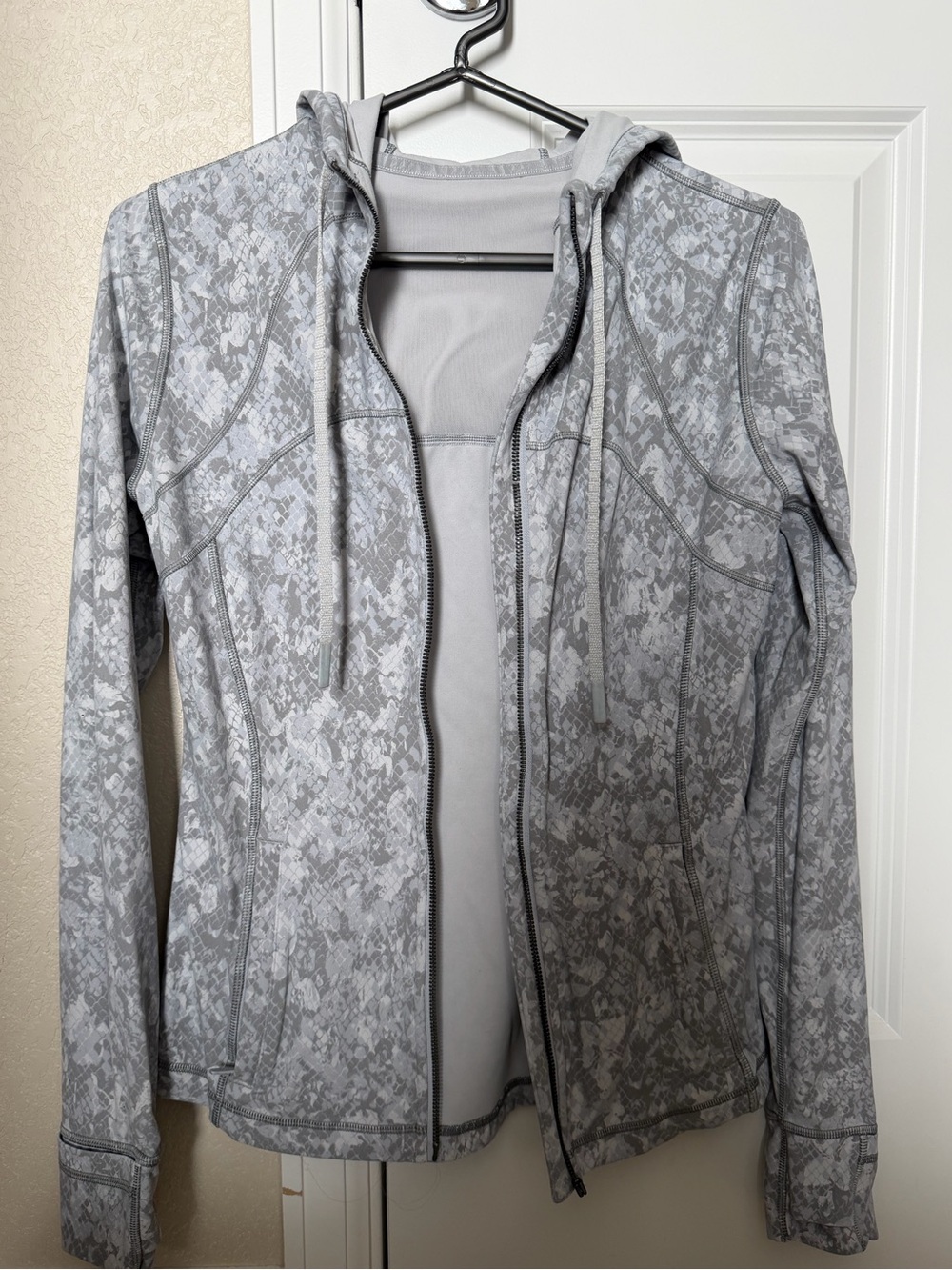 Lululemon Define Jacket Snake Print Grey Size 8 (Read Description)